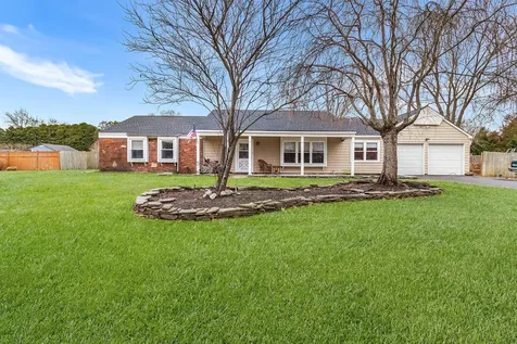 12 Gardenia Road Mount Sinai NY 11766