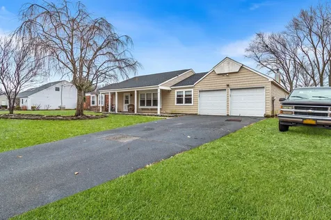 12 Gardenia Road Mount Sinai NY 11766