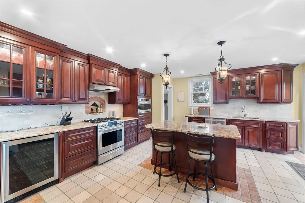 44 Mount Morris Avenue White Plains NY 10604