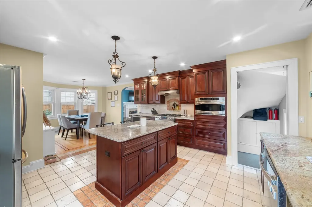 44 Mount Morris Avenue White Plains NY 10604