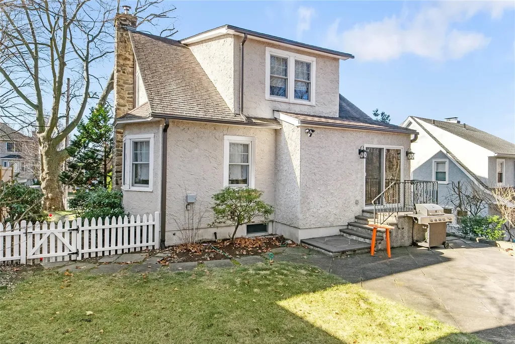44 Mount Morris Avenue White Plains NY 10604