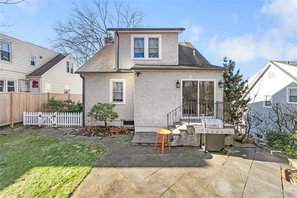 44 Mount Morris Avenue White Plains NY 10604