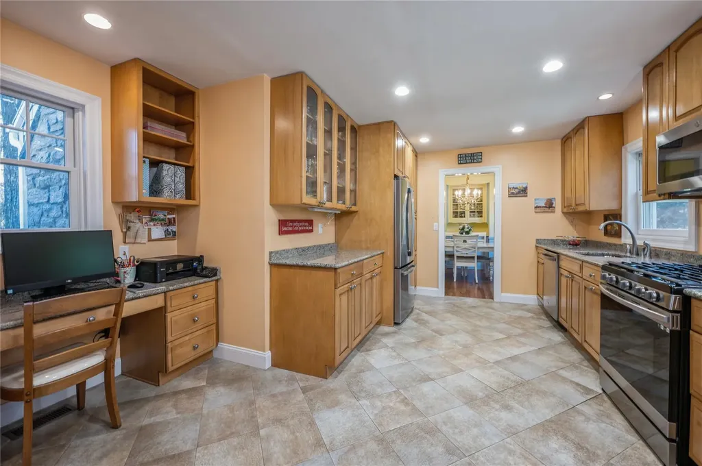2 Brook Lane Chappaqua NY 10514