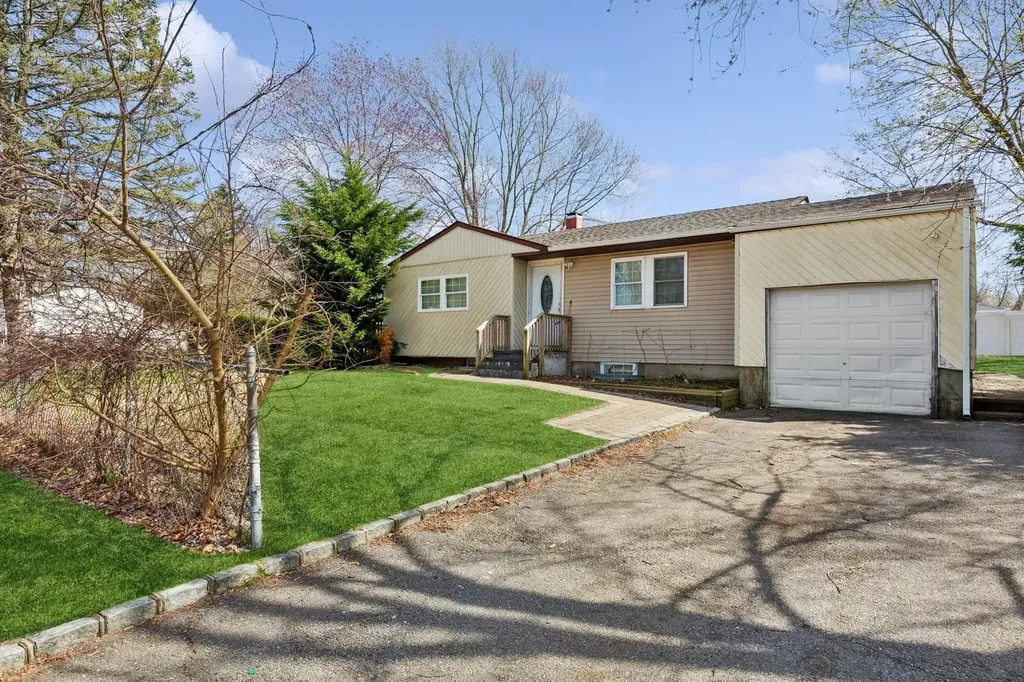 270 Louise Avenue East Patchogue NY 11772