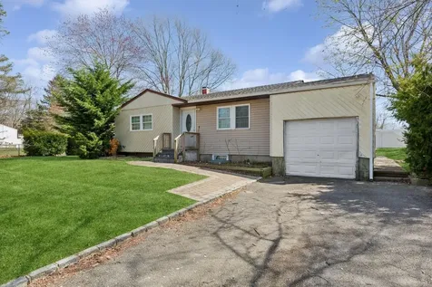 270 Louise Avenue East Patchogue NY 11772
