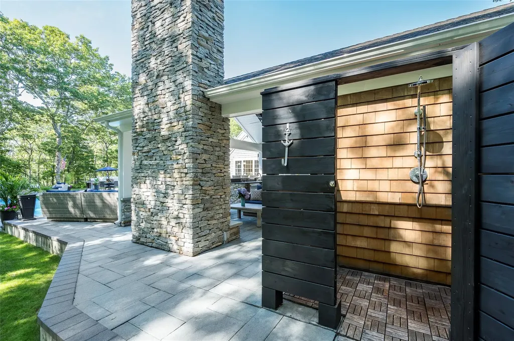 14 High Ridge Road East Hampton NY 11937