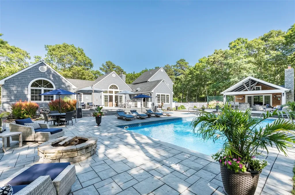 14 High Ridge Road East Hampton NY 11937