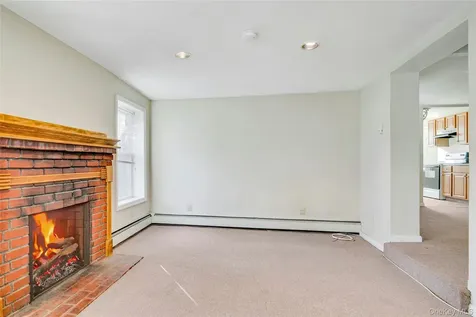 669 East Drive Lindenhurst NY 11757