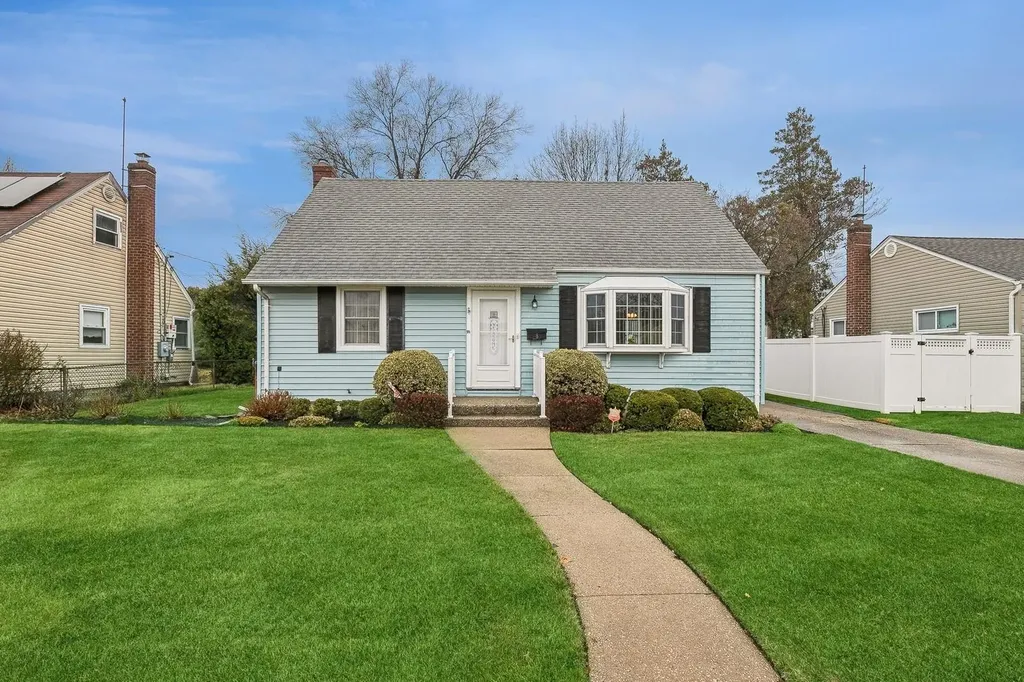 8 Jamaica Avenue Plainview NY 11803