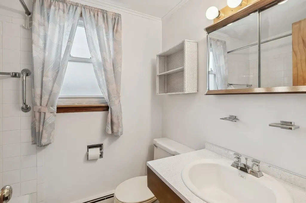 8 Jamaica Avenue Plainview NY 11803