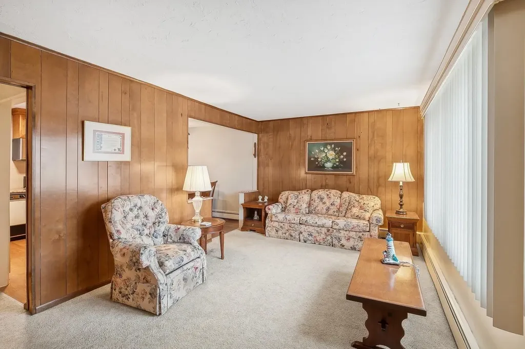 8 Jamaica Avenue Plainview NY 11803