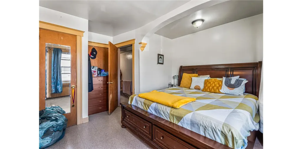 3753 Barnes Avenue Bronx NY 10467