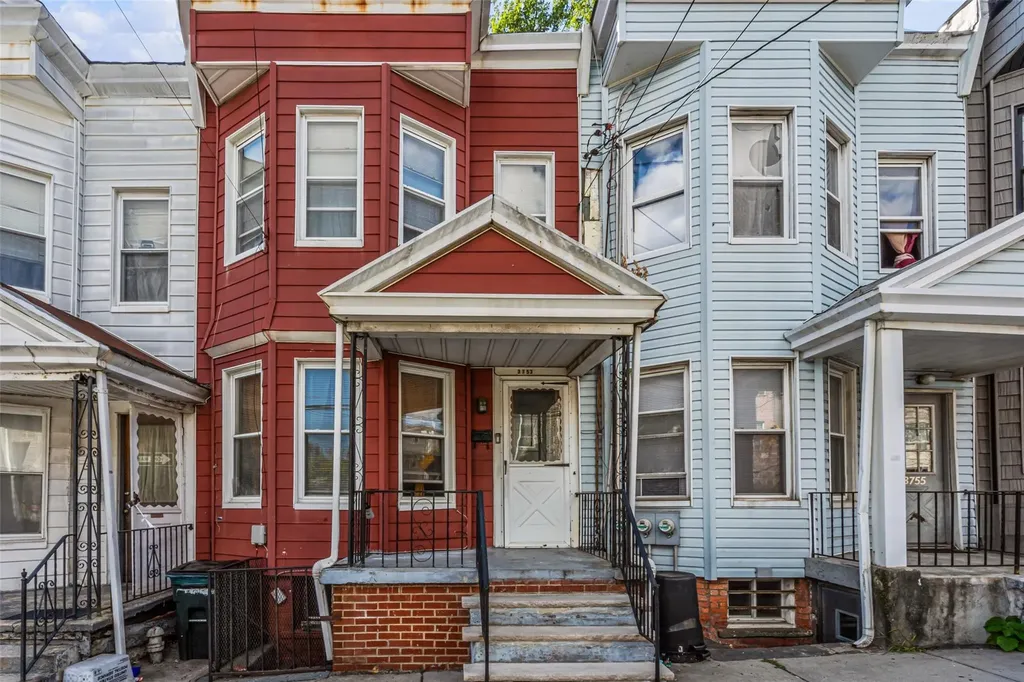 3753 Barnes Avenue Bronx NY 10467