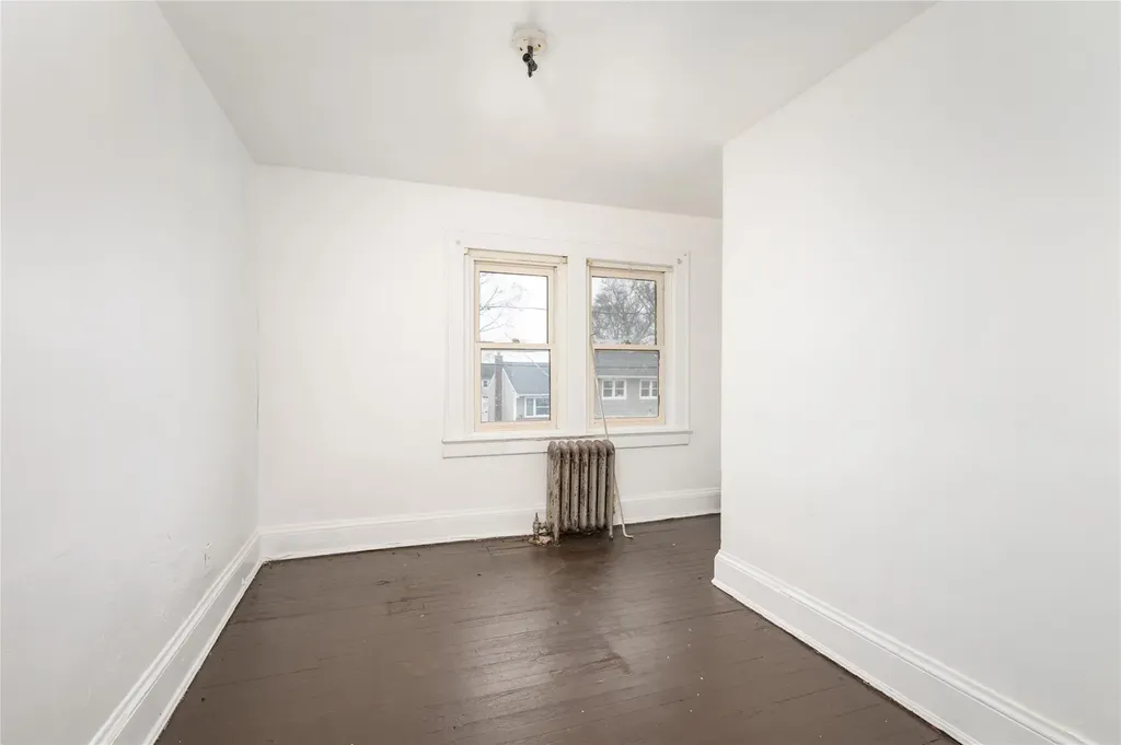 67 E Dean Street Freeport NY 11520