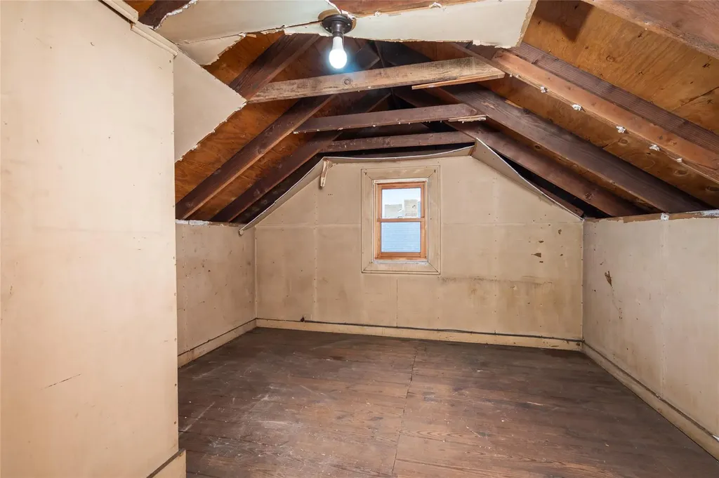 67 E Dean Street Freeport NY 11520