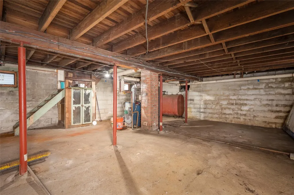 67 E Dean Street Freeport NY 11520