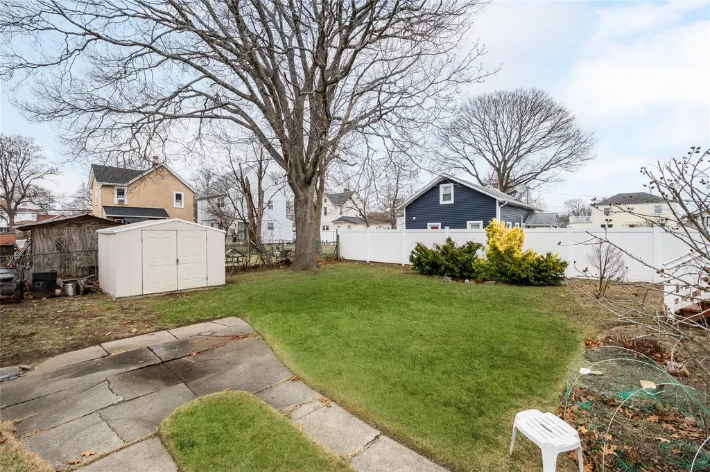 67 E Dean Street Freeport NY 11520