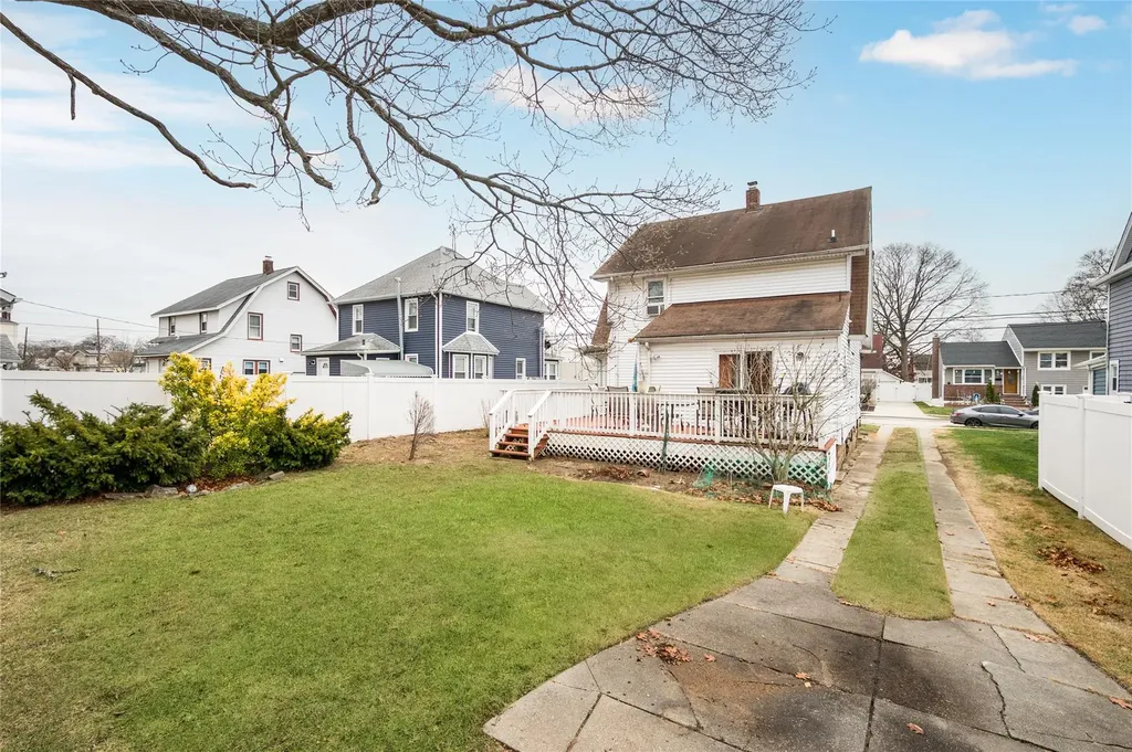 67 E Dean Street Freeport NY 11520
