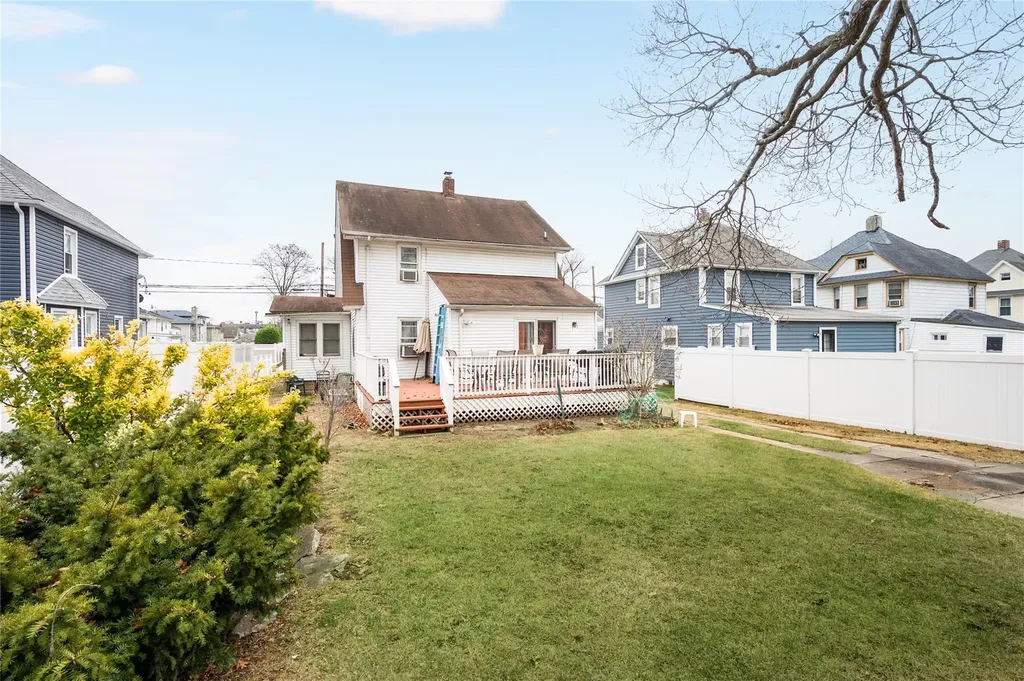 67 E Dean Street Freeport NY 11520