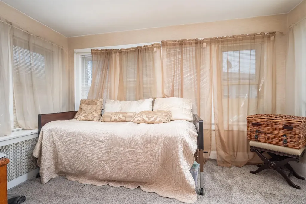 67 E Dean Street Freeport NY 11520