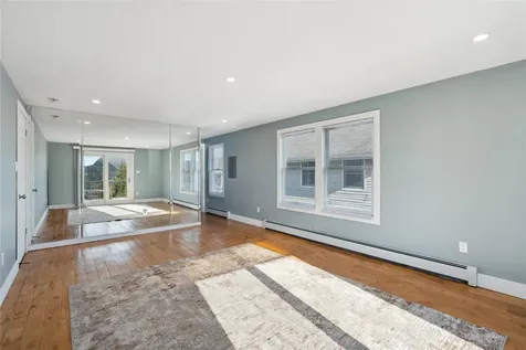 44 Meadow Lane Amityville NY 11701