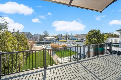 44 Meadow Lane Amityville NY 11701