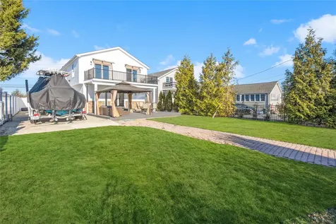 44 Meadow Lane Amityville NY 11701