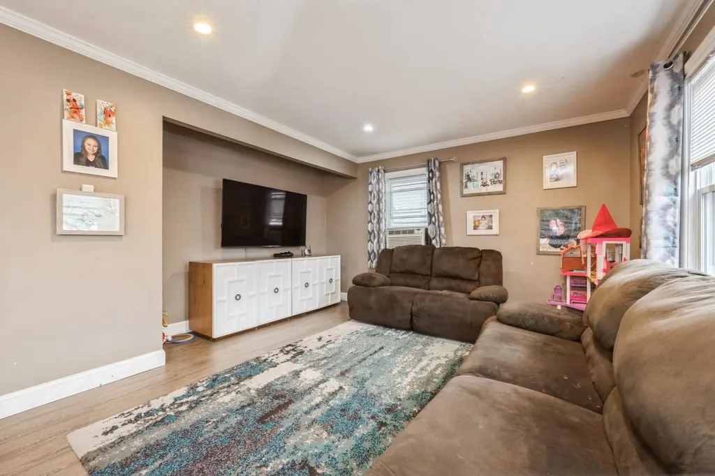 230 Evers Lane Oceanside NY 11572