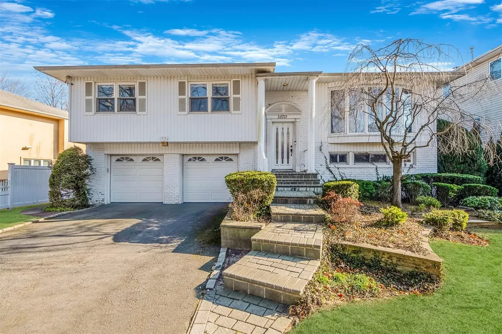 1070 Fordham Lane Woodmere NY 11598