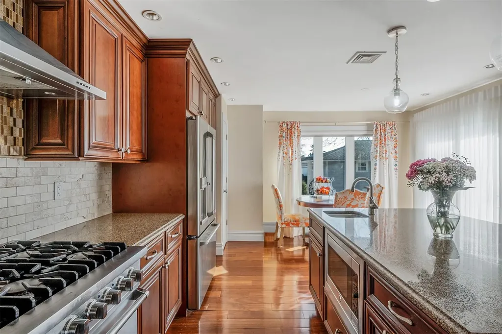 1070 Fordham Lane Woodmere NY 11598
