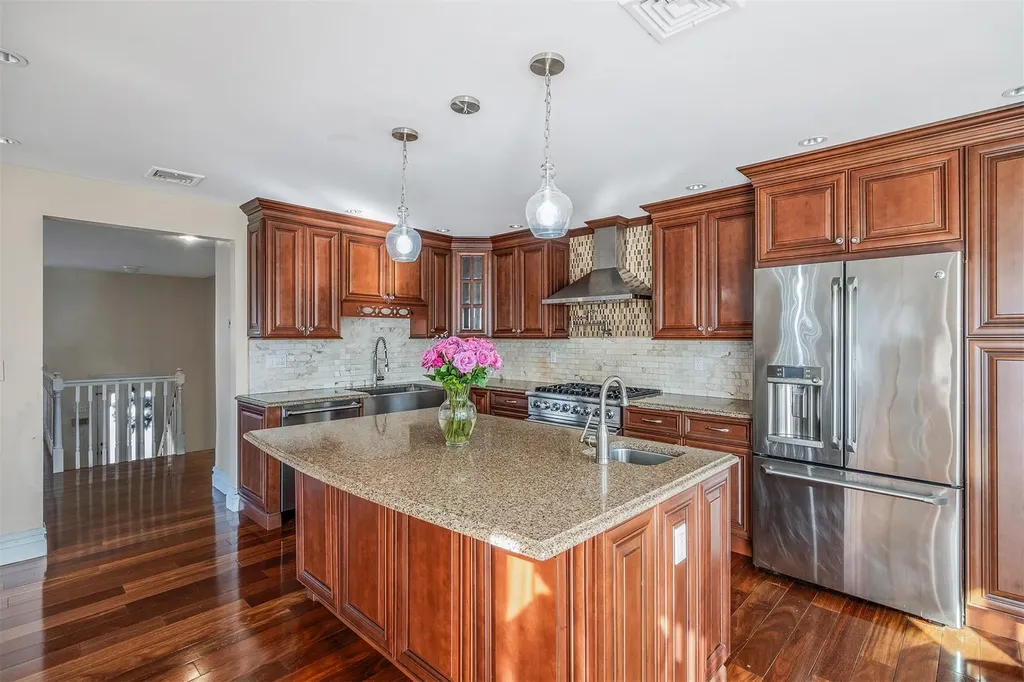 1070 Fordham Lane Woodmere NY 11598
