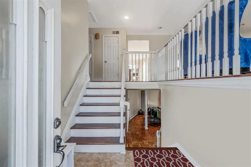 1070 Fordham Lane Woodmere NY 11598