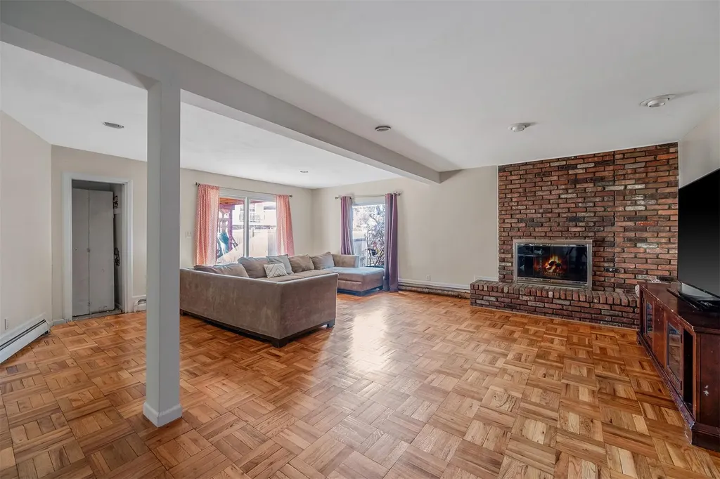 1070 Fordham Lane Woodmere NY 11598