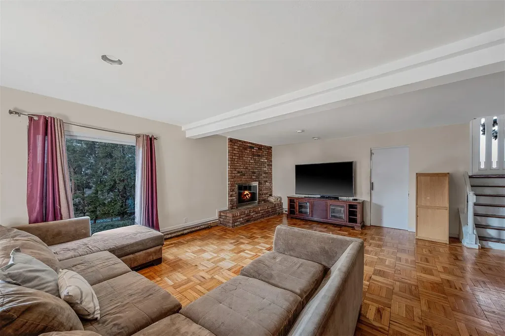 1070 Fordham Lane Woodmere NY 11598