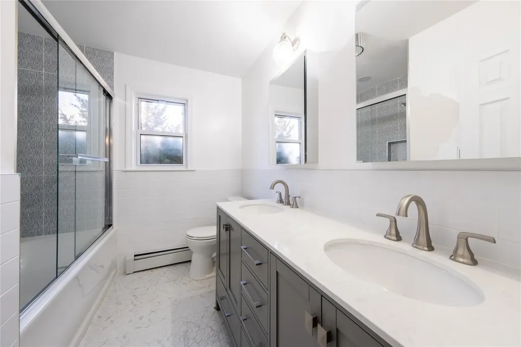 1070 Fordham Lane Woodmere NY 11598