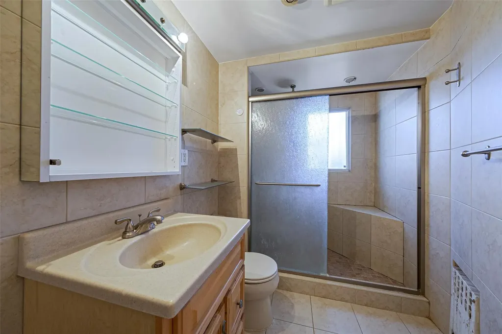 1070 Fordham Lane Woodmere NY 11598