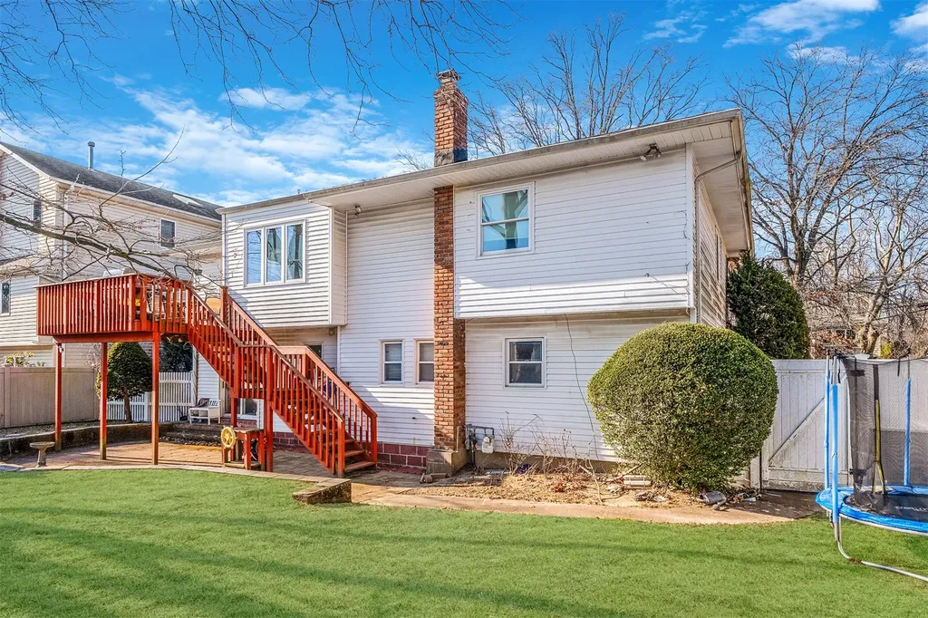 1070 Fordham Lane Woodmere NY 11598