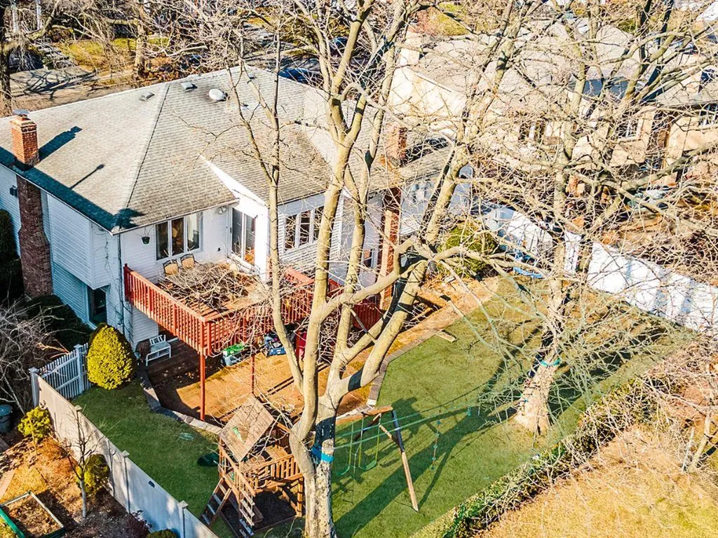 1070 Fordham Lane Woodmere NY 11598