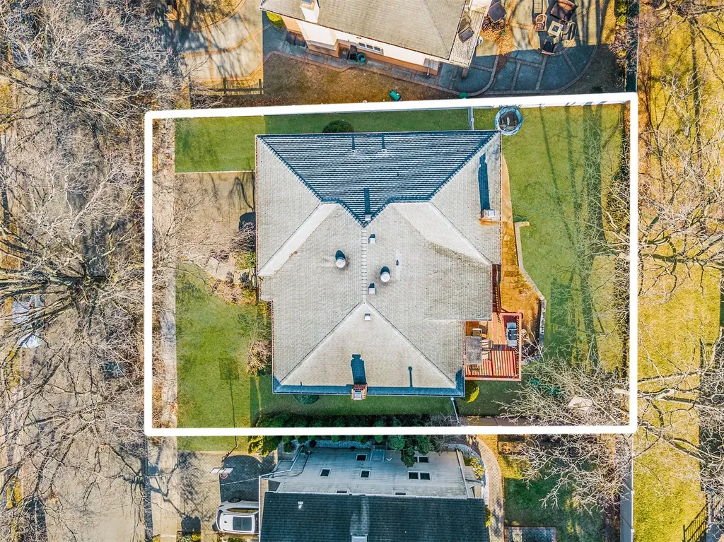 1070 Fordham Lane Woodmere NY 11598