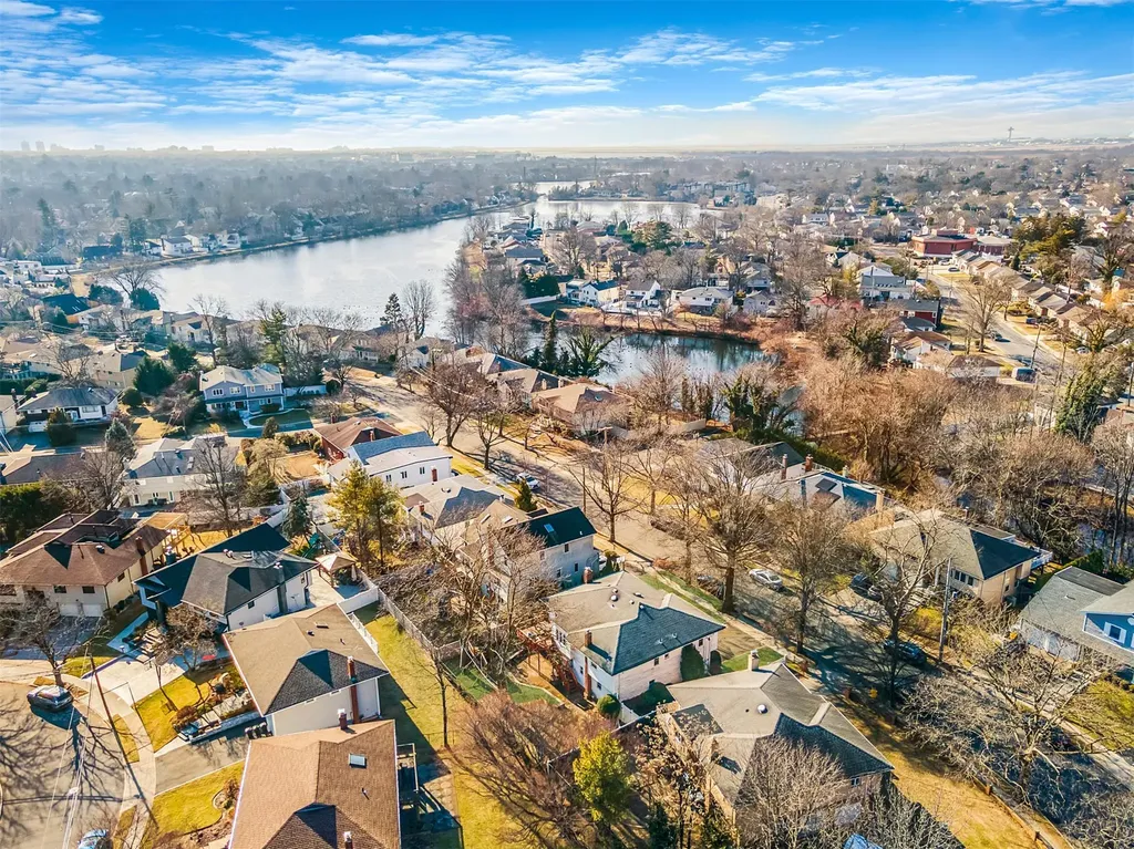 1070 Fordham Lane Woodmere NY 11598