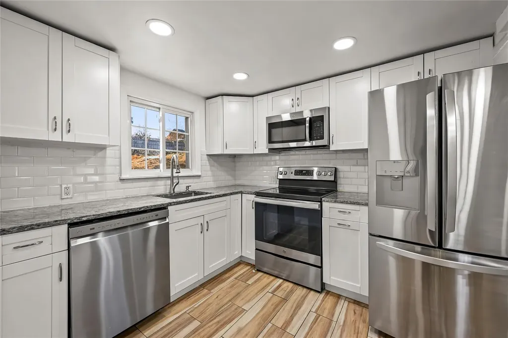 27 Thurton Place Yonkers NY 10704