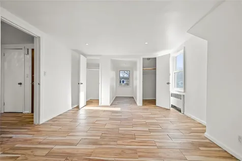 27 Thurton Place Yonkers NY 10704