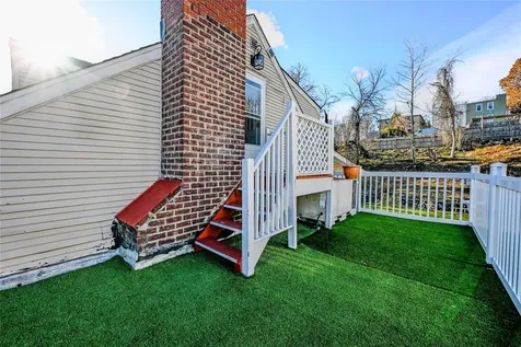 27 Thurton Place Yonkers NY 10704