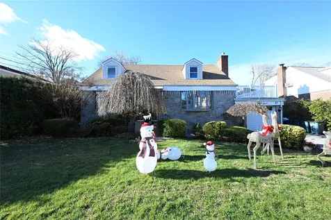 27 Thurton Place Yonkers NY 10704