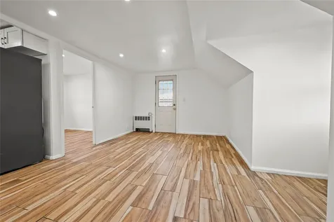 27 Thurton Place Yonkers NY 10704