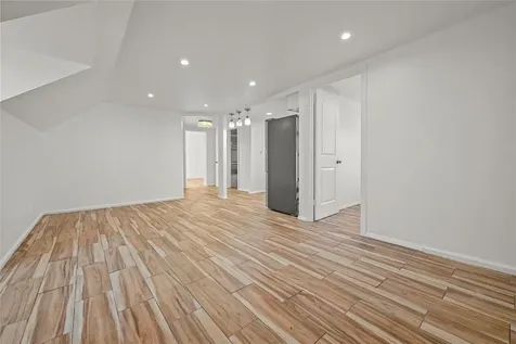 27 Thurton Place Yonkers NY 10704