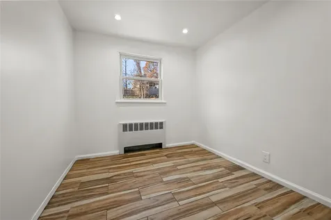 27 Thurton Place Yonkers NY 10704