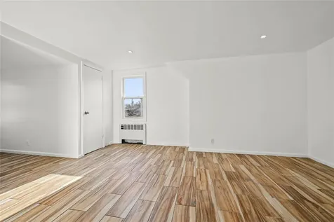 27 Thurton Place Yonkers NY 10704