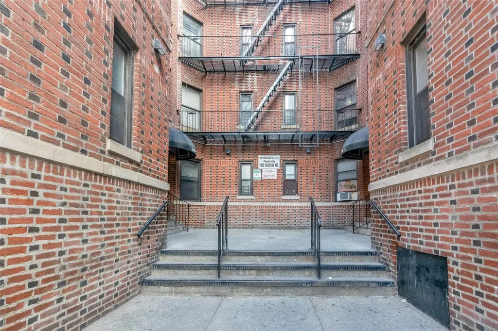 2400 Davidson Avenue Bronx NY 10468