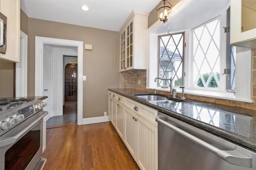35 Livingston Avenue Valhalla NY 10595